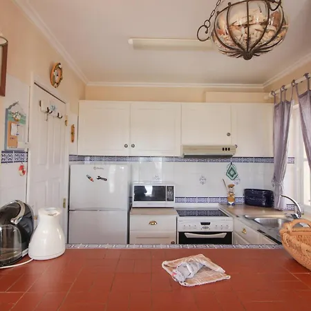 Two Bed Old Village E007 *